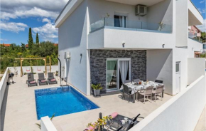 Amazing home in Medulin w/ Outdoor swimming pool, WiFi and 3 Bedrooms